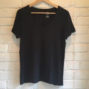aerie Real Soft V-neck Tee in Black | Size S